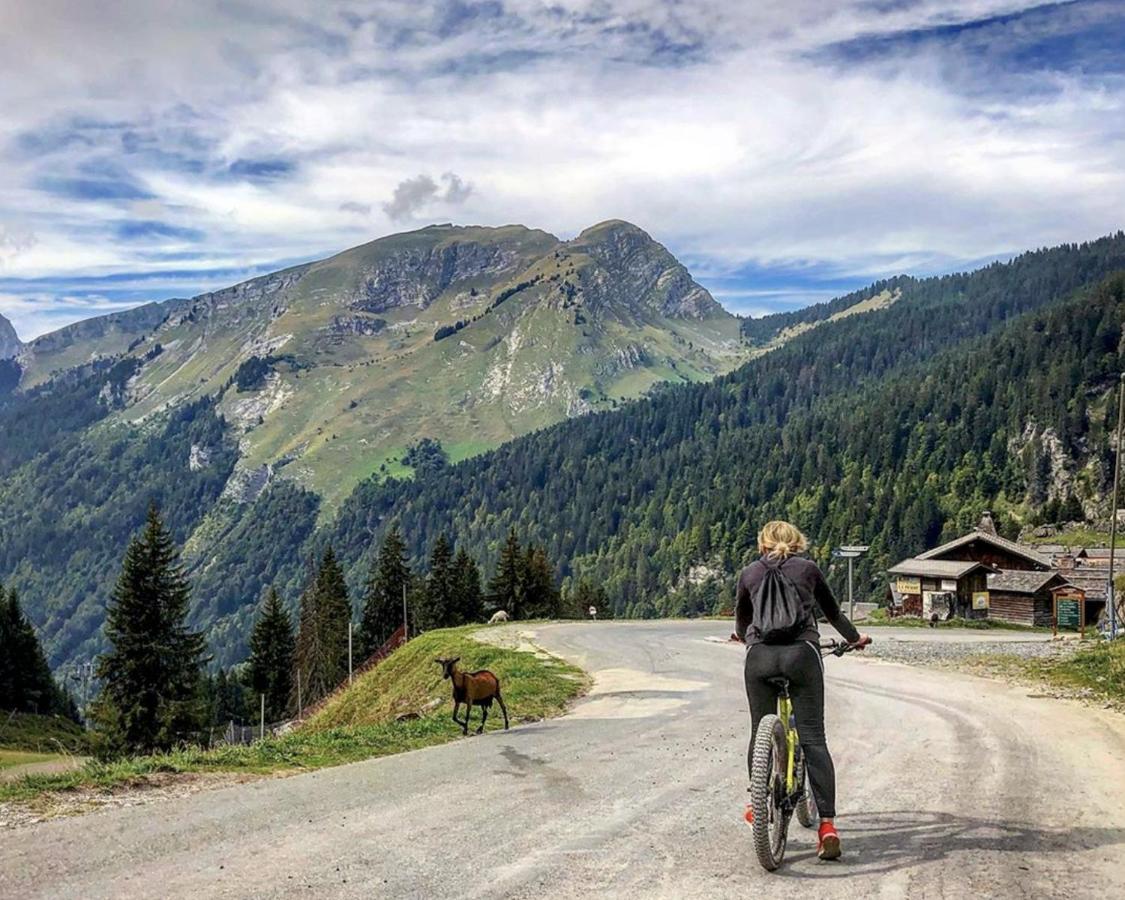 Micro-Lodge, Le Petit Nid D'Amour Montriond Eksteriør billede