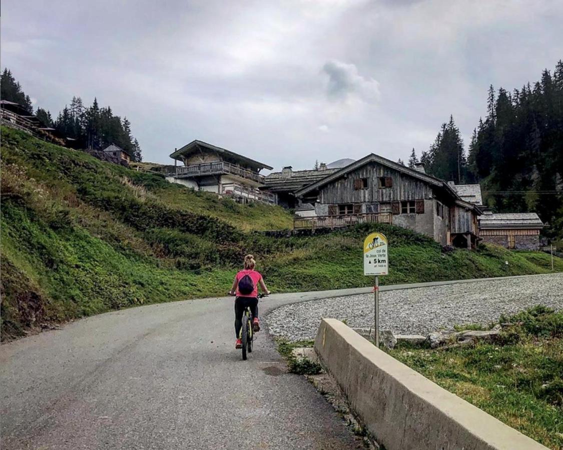 Micro-Lodge, Le Petit Nid D'Amour Montriond Eksteriør billede